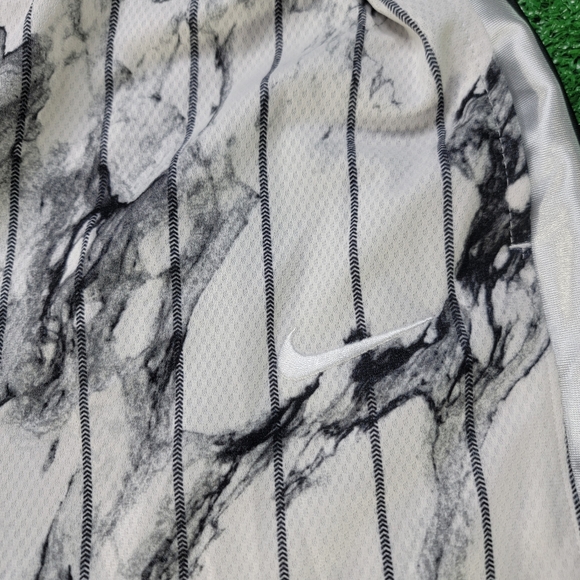Nike Dri Fit Elite Boy's Basketball Shorts Size XL White Black Smoke Print New - Picture 2 of 11
